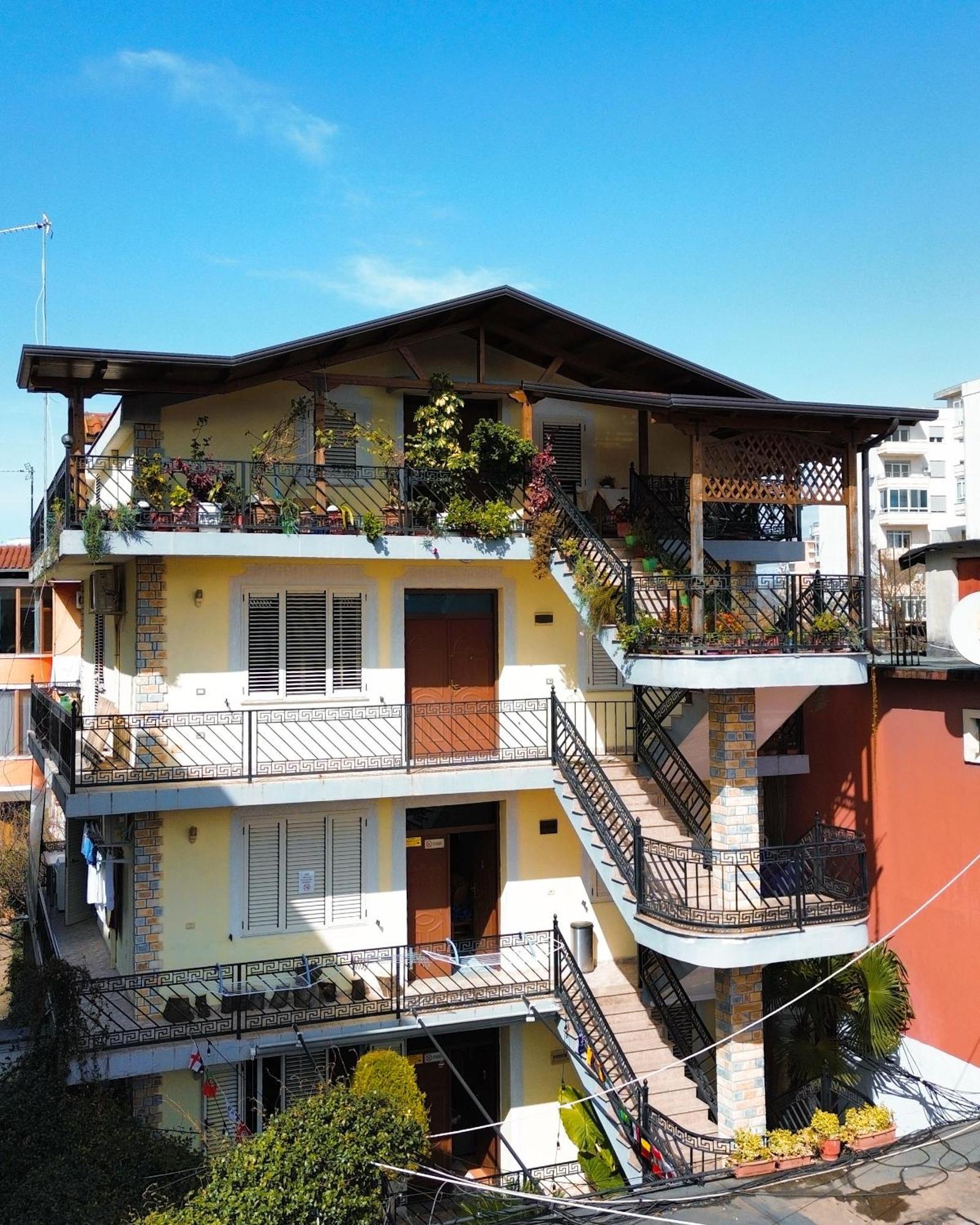 Shkodra Hostel & Day Tours Екстериор снимка